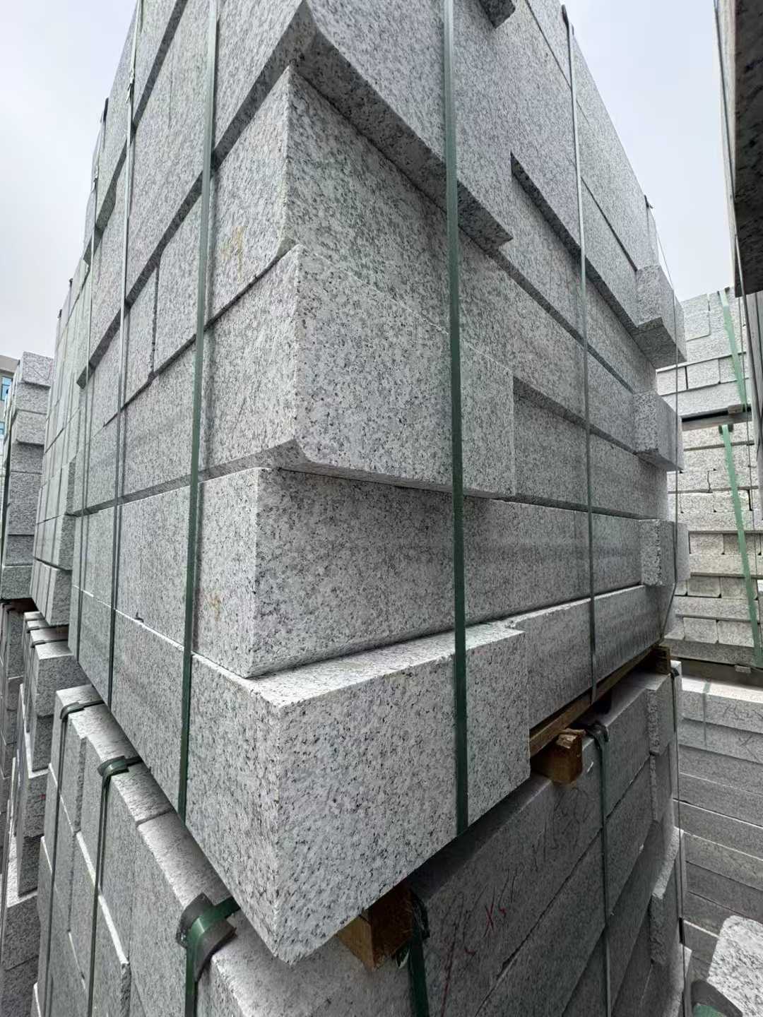 梅州芝麻白路牙石 马路牙子