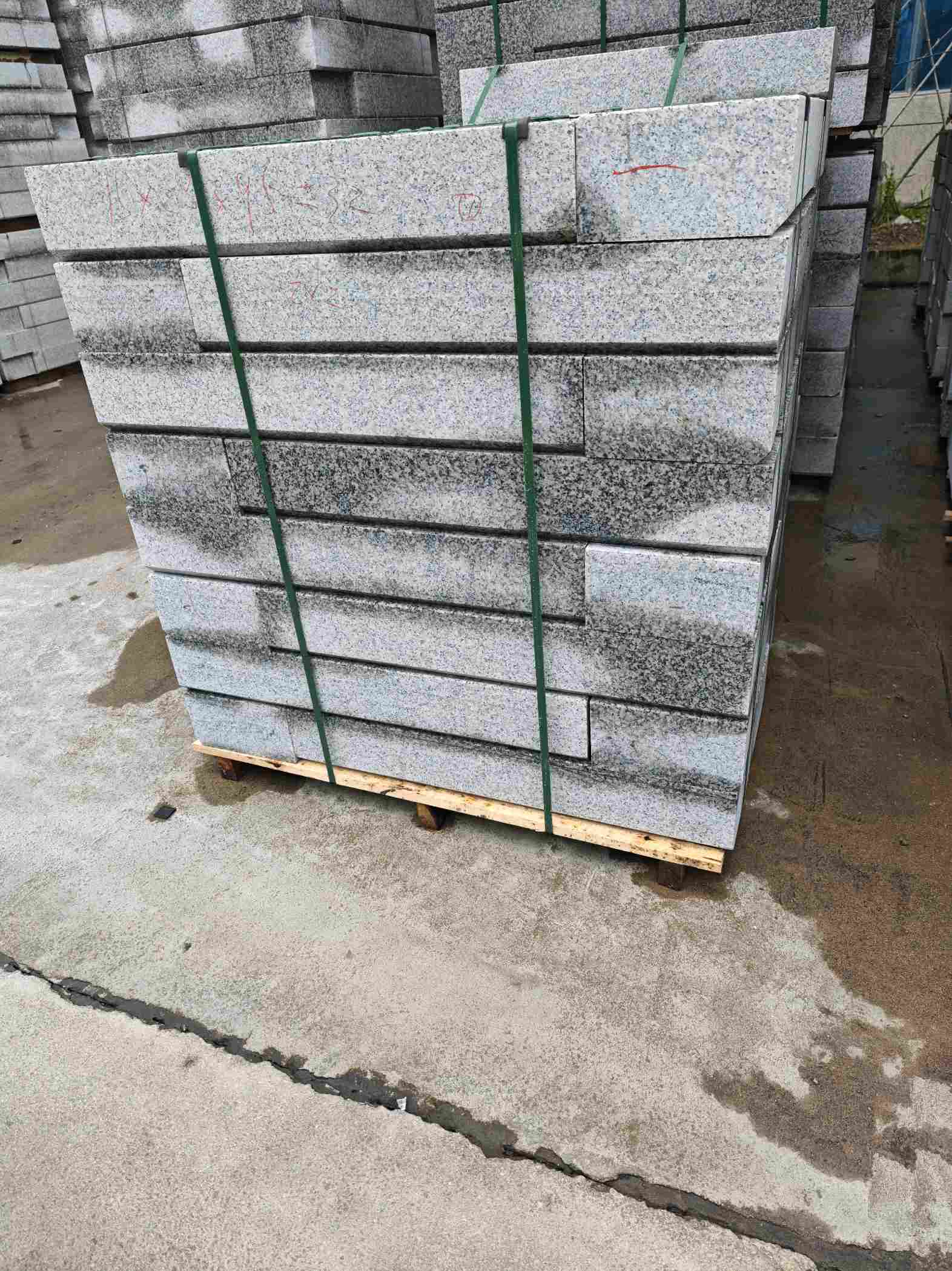 梅州芙蓉白路牙石，马路牙子