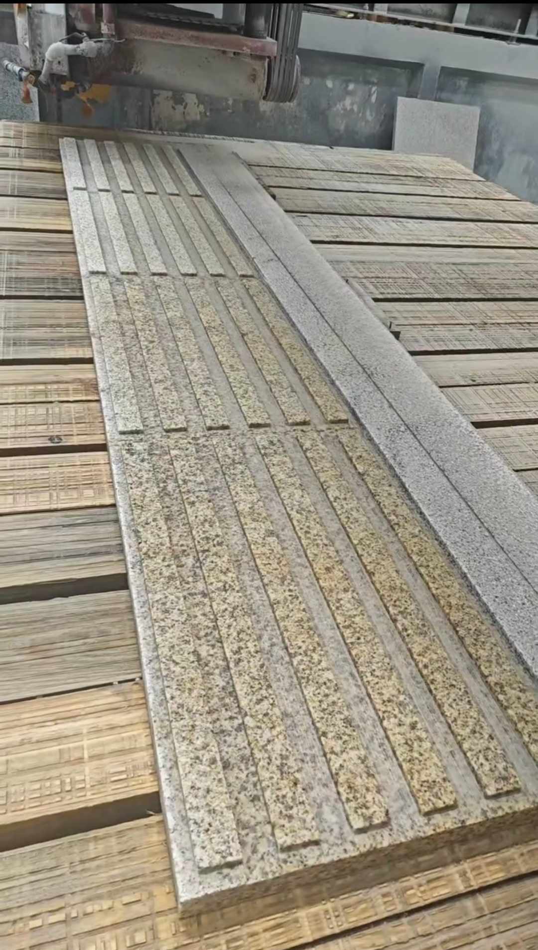 梅州黄金麻盲道石 盲条